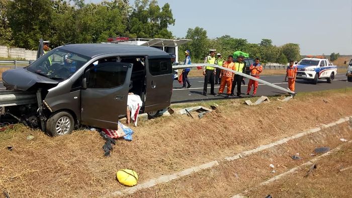 Kecelakaan tunggal di jalur Tol Solo-Sragen