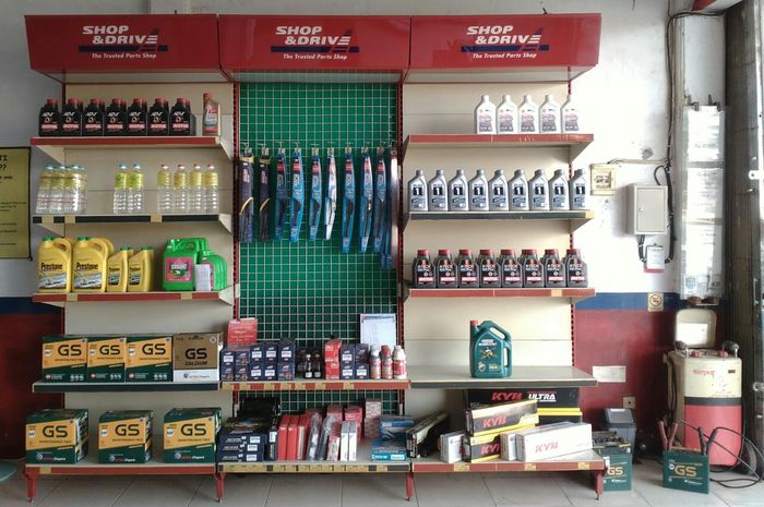 Produk yang dijual di outlet Shop &amp; Drive