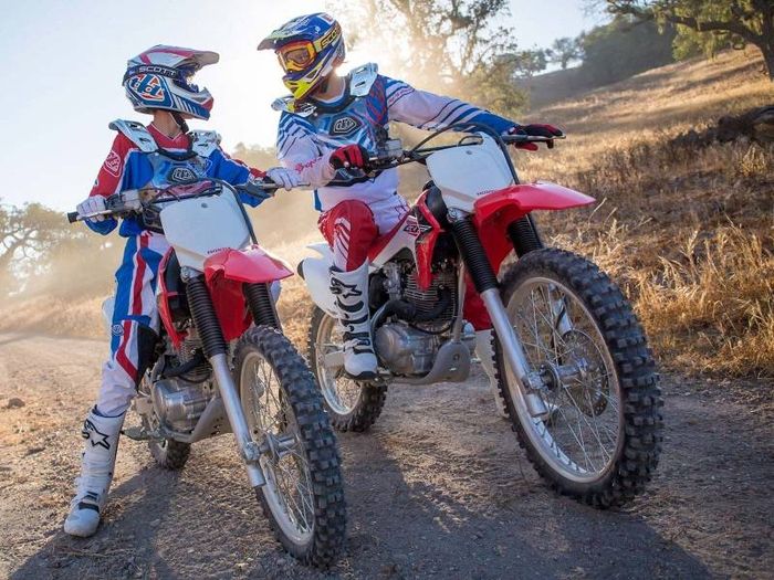 Honda CRF230F aslinya didesain untuk pemula yang baru mau belajar enduro