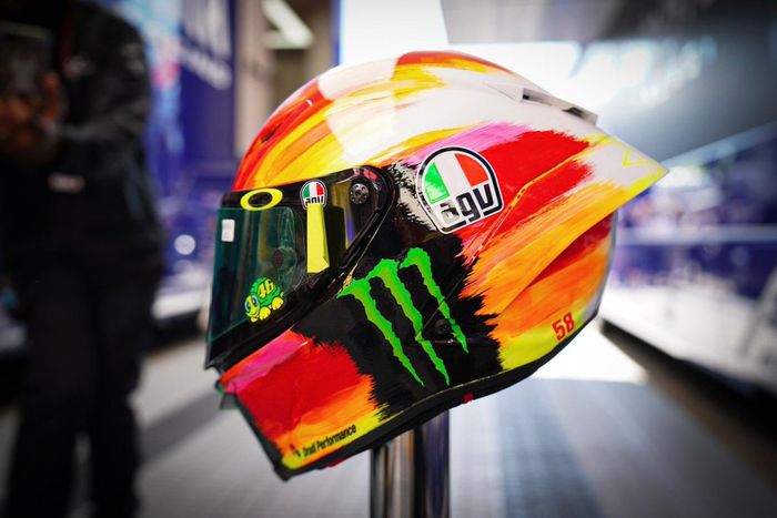 Helm motif spesial Valentino Rossi di MotoGP Italia 2019