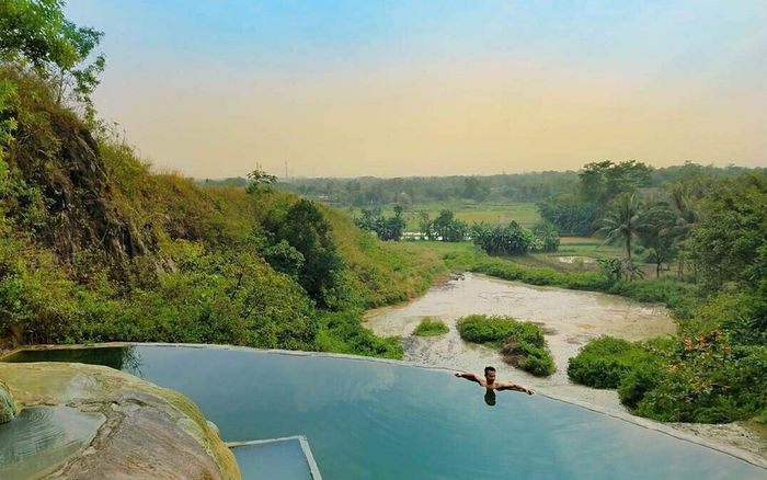 Pemandian air panas Tirta Sanita, Parung, Bogor