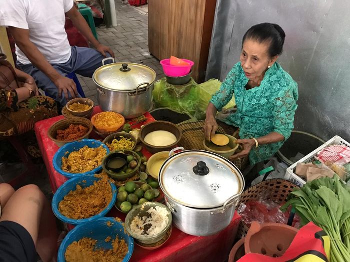 Semua jamu baru diperas dan diracik saat dipesan