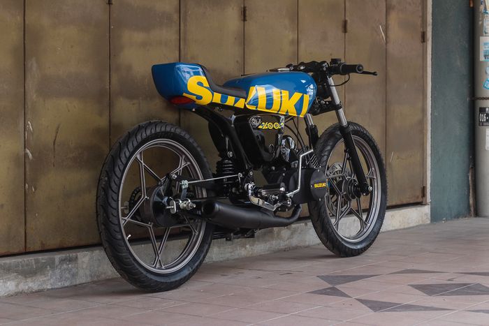Hasilnya adalah sebuah cafe racer tampan yang enggak ada saingan
