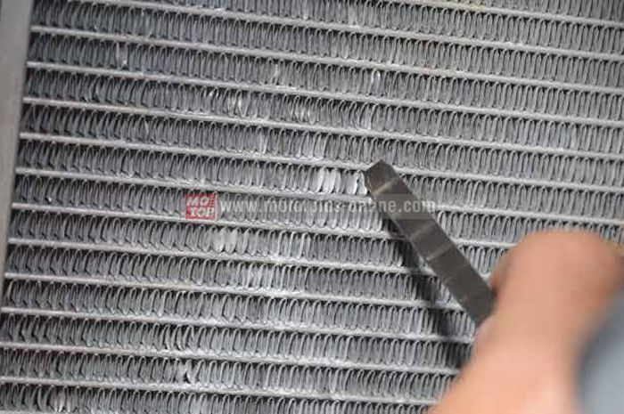 Radiator motor penyok