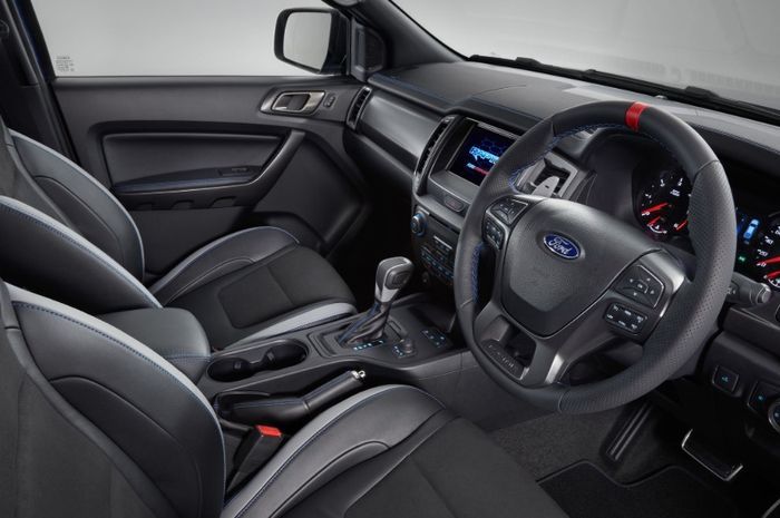 Ilustrasi interior mobil baru punya bau khas