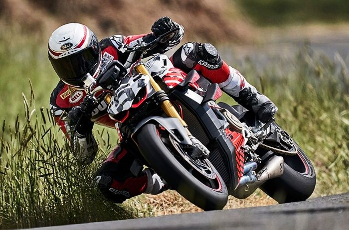 Carlin Dunne riding naik Ducati Streetfighter V4 
