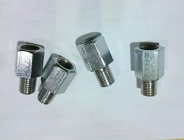 llustrasi adaptor spion