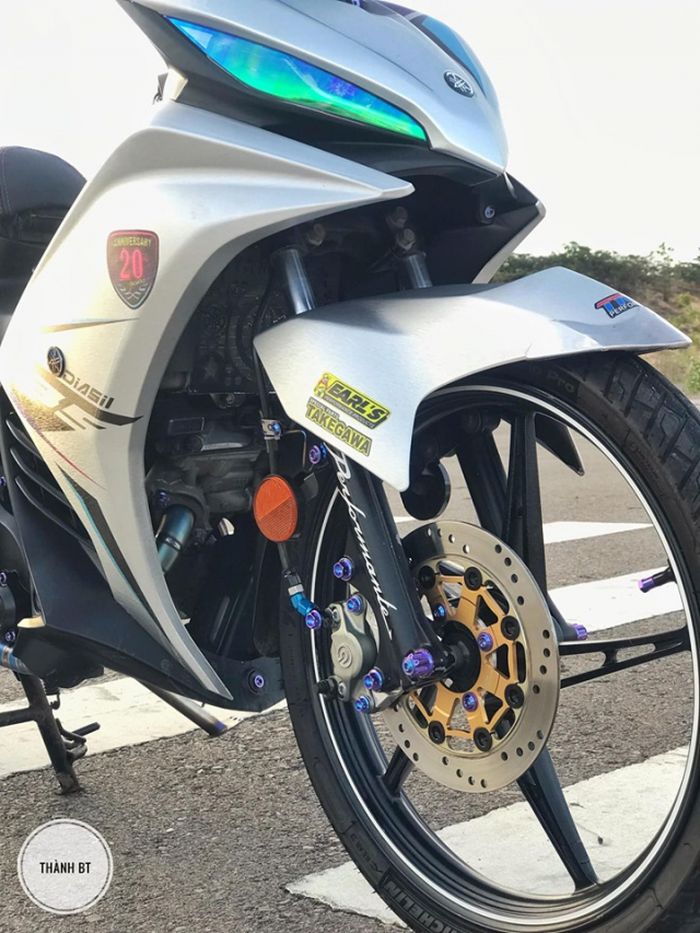 Kaliper pakai Brembo juga