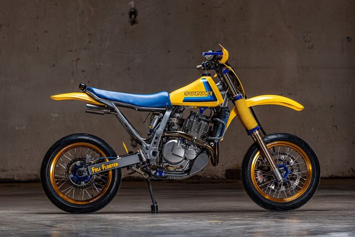 Suzuki DR650 &ldquo;Retro-Moto&rdquo; by Parr Motorcycles 