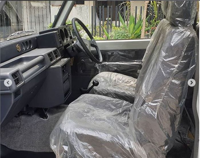 kondisi interior Daihatsu Taft GT tahun 1994 masih baru