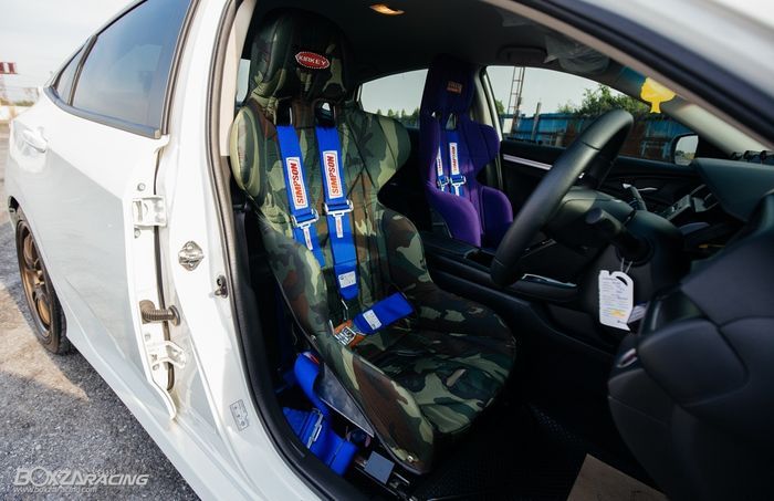 Tampilan kabin modifikasi simpel Honda Civic Turbo