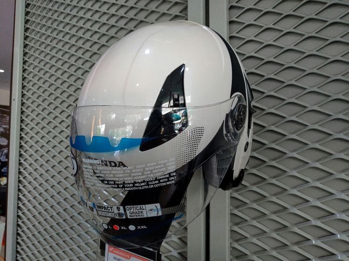 Honda Luxury Helmet, helm yang didaulat sebagai helm &lsquo;resmi&rsquo; pengendara Honda Vario 125