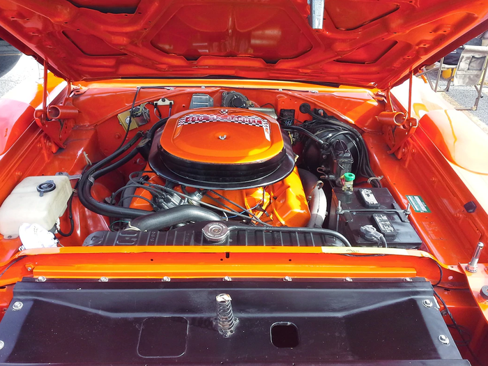 Mesin V8 dengan 190 daya kuda dari Plymouth Superbird yang dilelang.