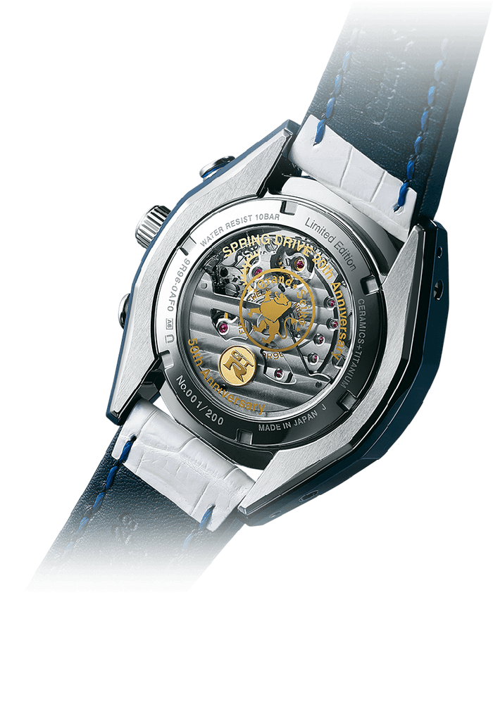 Jam dari Seiko dengan desain GT-R dan memiliki emblem GT-R yang terbuat dari emas.