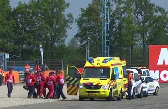 Dimas Ekky langsung dilarikan ke rumah sakit usai kecelakaan di FP1 MotoGP Belanda.