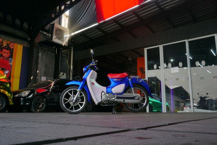 Kombinasi karakter warna yang bikin Super Cub makin eksotis