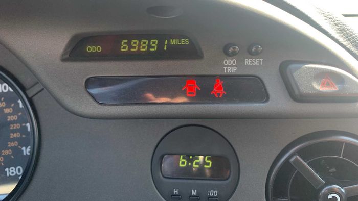 Odometer dari Toyota Supra yang dilelang masih menunjukan 69.891 miles atau 112.478 Km.