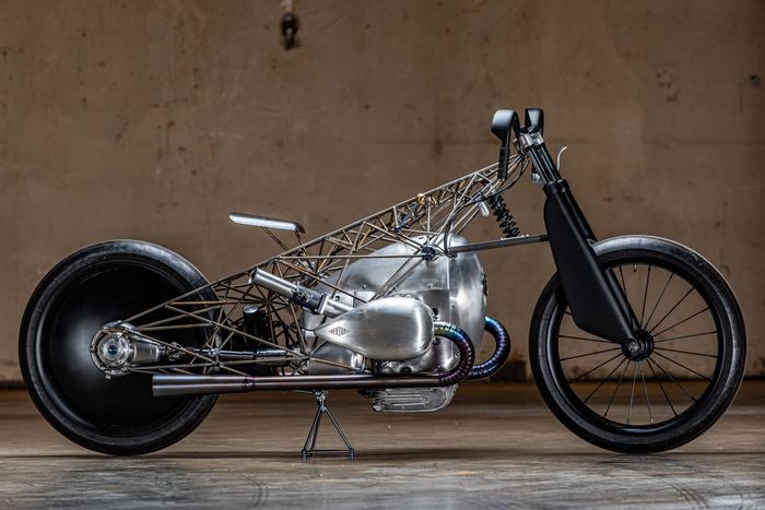 R18 powered Birdcage by @RevivalCycles