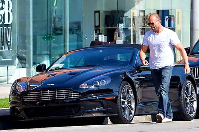 Aston Martin DBS Volante milik Jason Statham