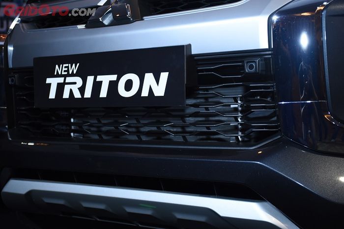 Posisi sensor bagian depan Mitsubishi New Triton