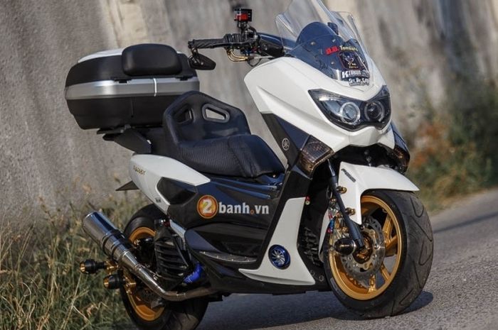 Yamaha NMAX tampil menawan dengan gaya turing low rider 01