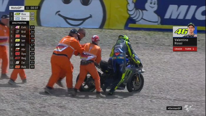 Valentino Rossi terjatuh di tikungan 1 Sachsenring di sesi FP4