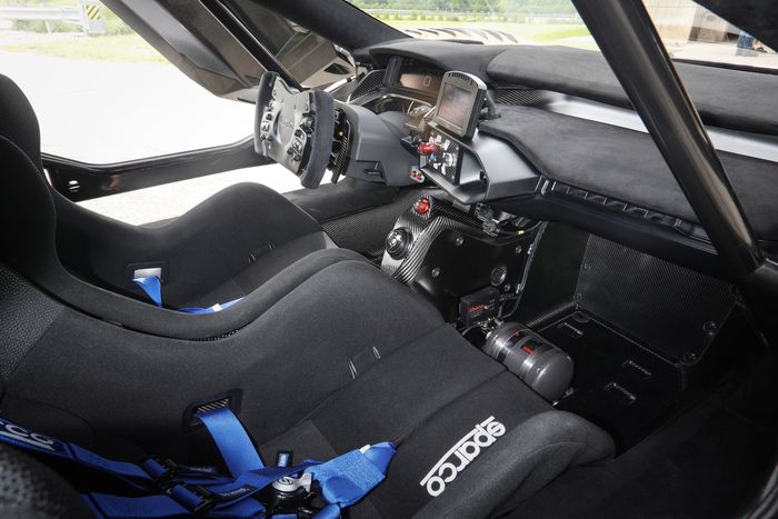 Bentuk interior pada Ford GT mark II
