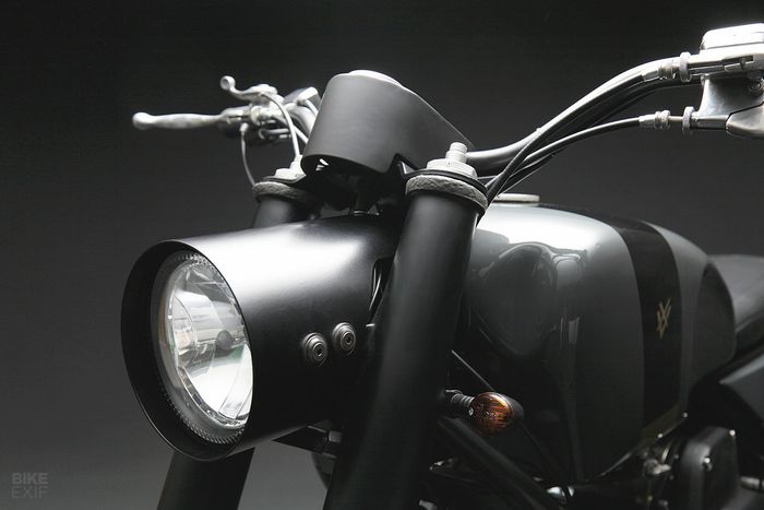 Rumah lampu depannya unik banget