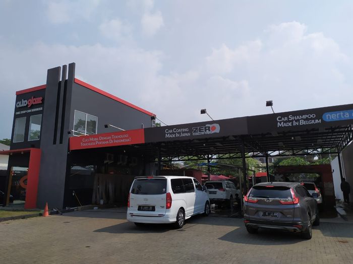 Bangunan Autoglaze One Stop Car Service seluas 2.100m2