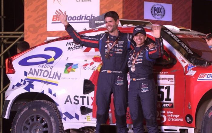 Cristina Gutierrez (kanan) yang mengemudikan Mitsubishi Eclipse Cross T1 di Reli Dakar 2019, Peru