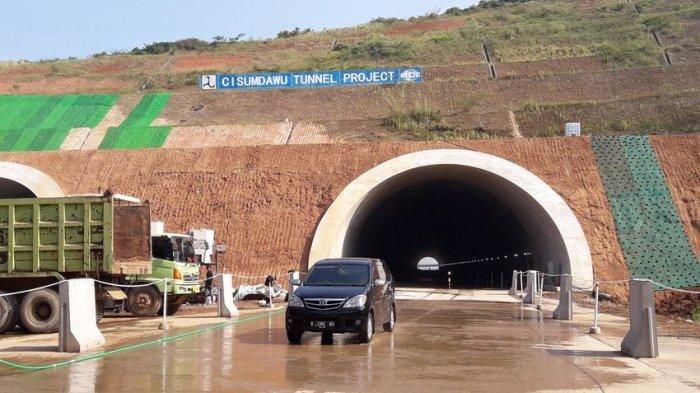 Proyek terowongan di Jalan Tol Cisumdawu