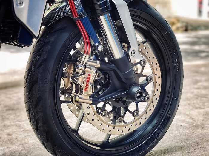 Kaliper rem depan kini memakai lansiran Brembo