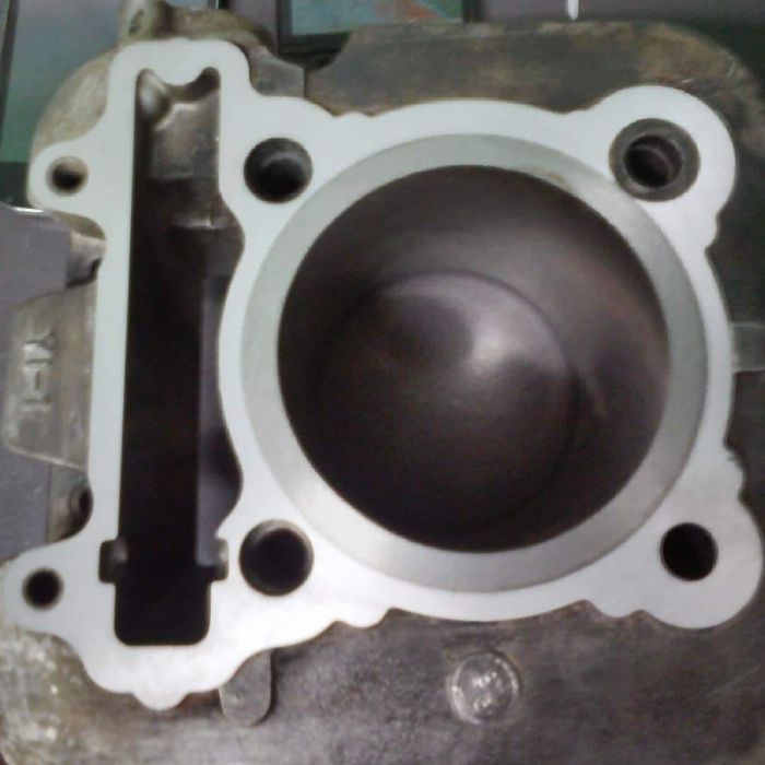 Blok silinder Yamaha Scorpio setelah dipasangi boring dengan kuping 94 mm masih jauh dari lubang baut blok, masuk seher 84 mm