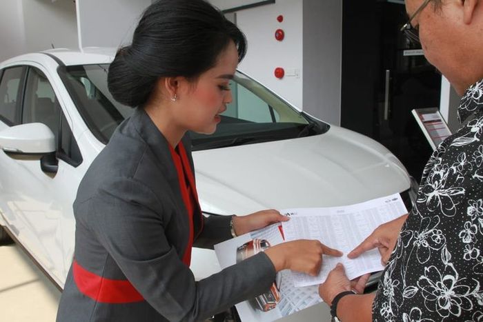 Simulasi penawaran produk dan SPK di diler baru Nissan-Datsun Cikupa, Tangerang.