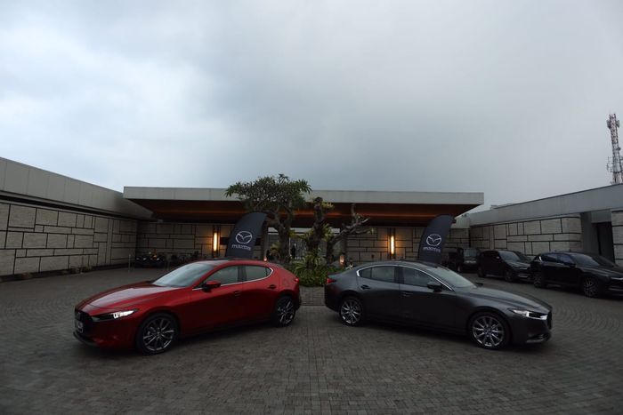 All New Mazda3 Hatchback dan Sedan untuk pasar Indonesia.