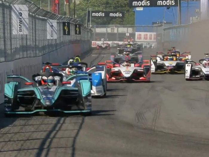 Tahun depan, Jakarta akan menjadi tuan rumah dari kegilaan balapan Formula E.