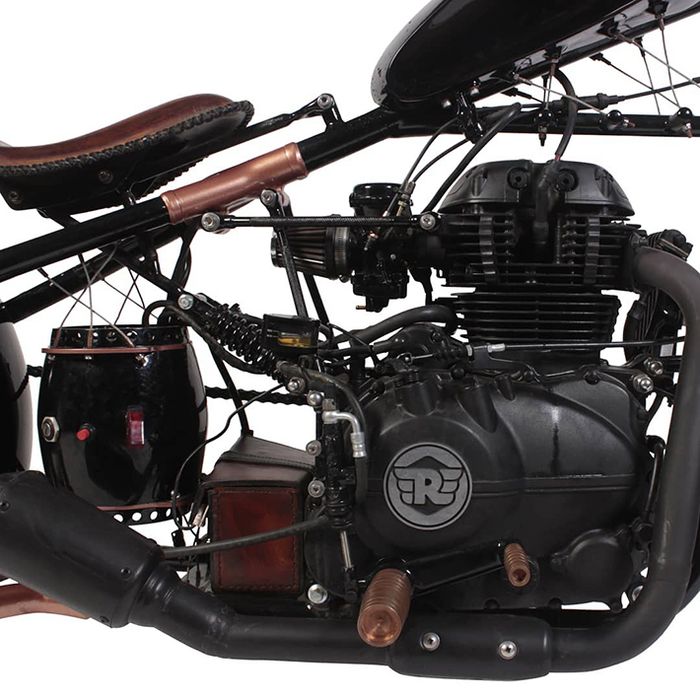 Tangki dan tempat sistem kelistrikannya diikat pakai kawat