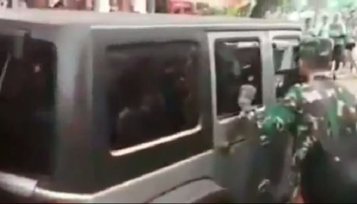 Terekam Video Tengah Terobos Lomba Lari, Identitas Pengendara Jeep Wrangler JK Ini Akhirnya Terungkap