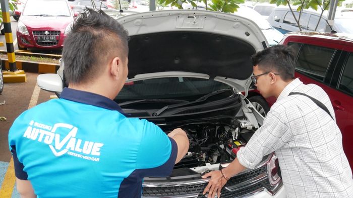 Ilustrasi. Pengecekan mobil bekas oleh Auto Value