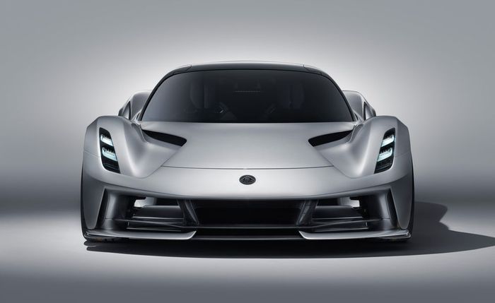 Mobil baru dari Lotus yang diberi nama Evija tampak sporty dan futuristik.