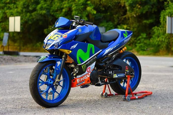 Pakai livery Movistar Yamaha MotoGP biar makin sporty