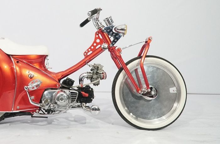 Bagian depannya pun kental aura klasik