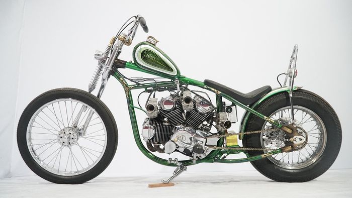 Modifikasinya sangat ekstrem karena bermesin tiga silinder dan pakai monofork