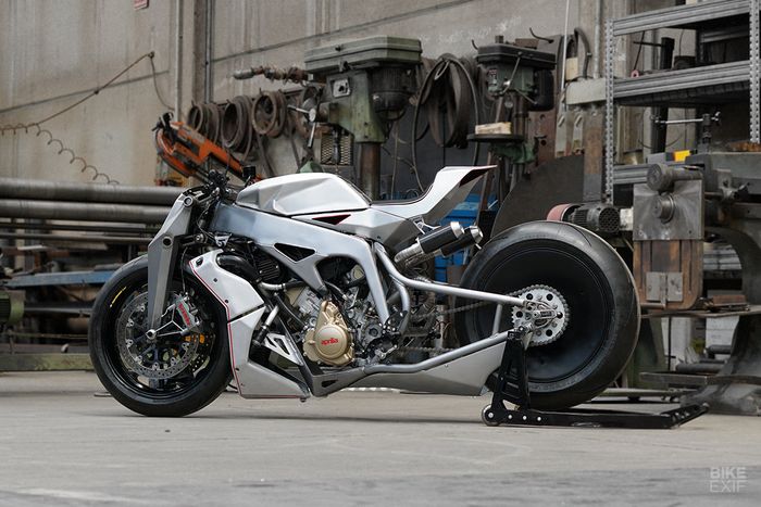 Bagian rangka dirombak total menjadi rigid