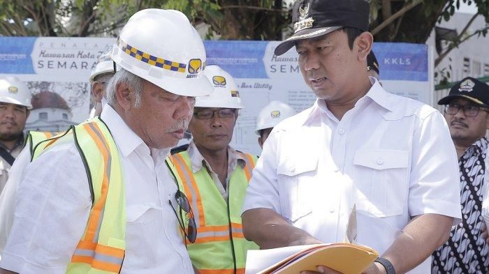 Wali Kota Semarang Hendrar Prihadi meminta jalan tol Semarang-Demak cepat dikerjakan