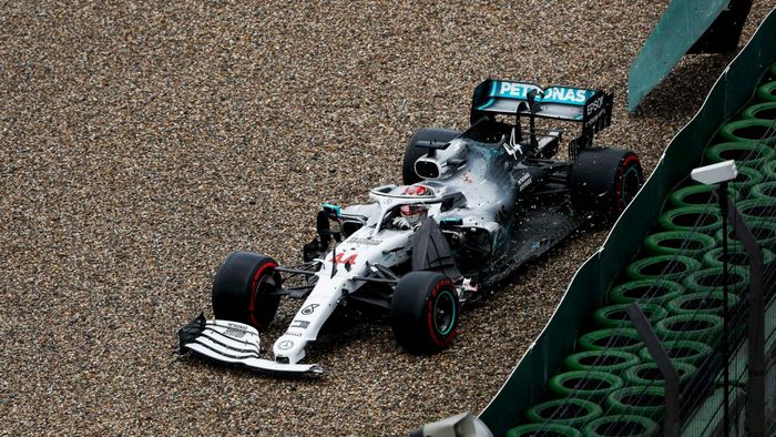 Lewis Hamilton saat mengalami understeer yang menimbulkan kerusakan pada sayap depan di F1 Jerman