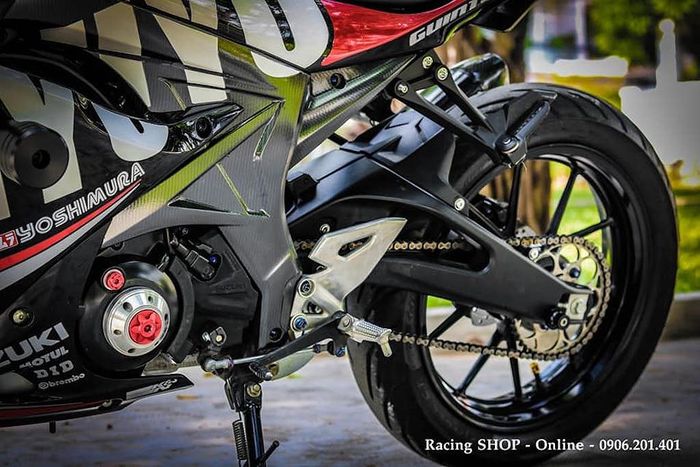 Swingarmnya pakai punya Yamaha R15 ternyata