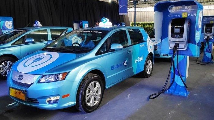 Armada kendaraan listrik Bluebird