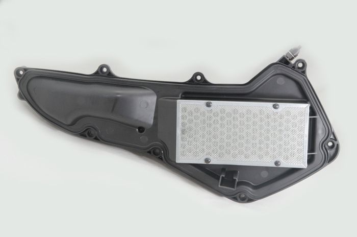 Bagian belakang filter udara ori terlihat rapat