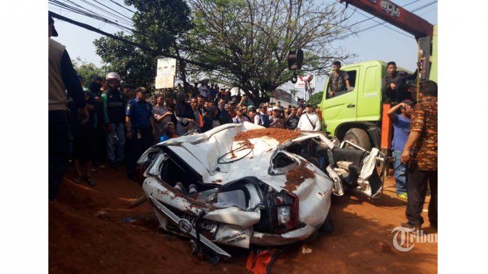 Kondisi Daihatsu Sigra setelah evakuasi